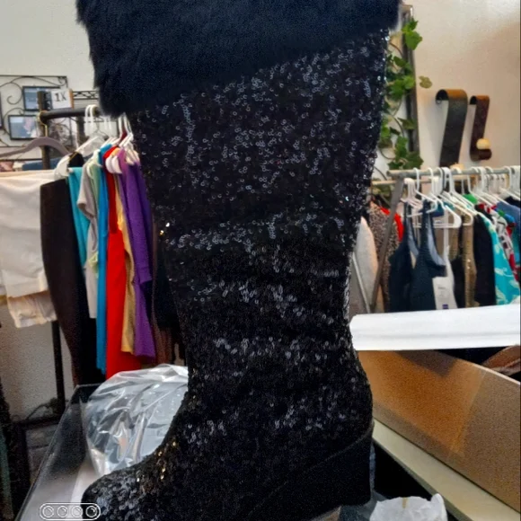 Boot - Picture 1 of 2